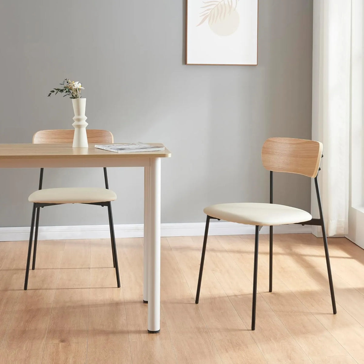 Lot de 2 chaises de salle à manger en similicuir beige et noir avec structure en métal et effet bois