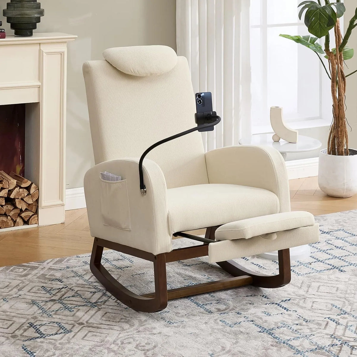 Chaise Berçante en Velours Beige avec Repose-Pieds et Poches Latérales pour Salon
