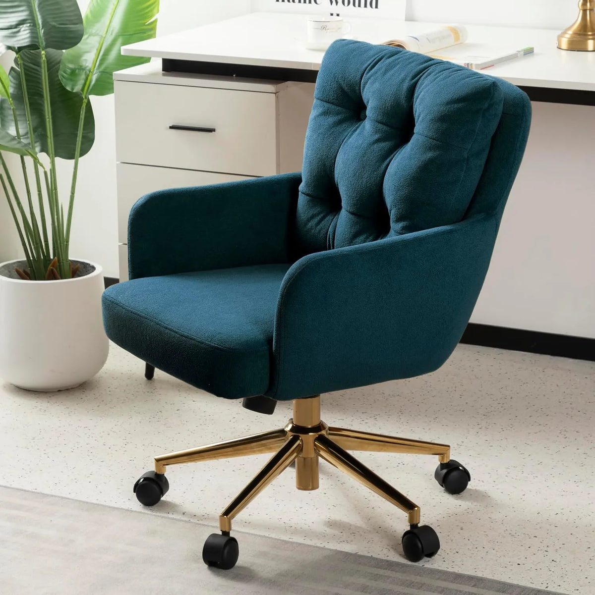 Chaise de Bureau en Velours Bleu avec Accoudoirs et Roulettes Pivotantes 360°