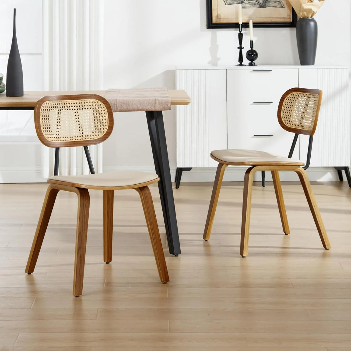 Ensemble de 2 Chaises de Salle à Manger Cuir PU Beige avec Pieds en Bois et Dossier en Rotin