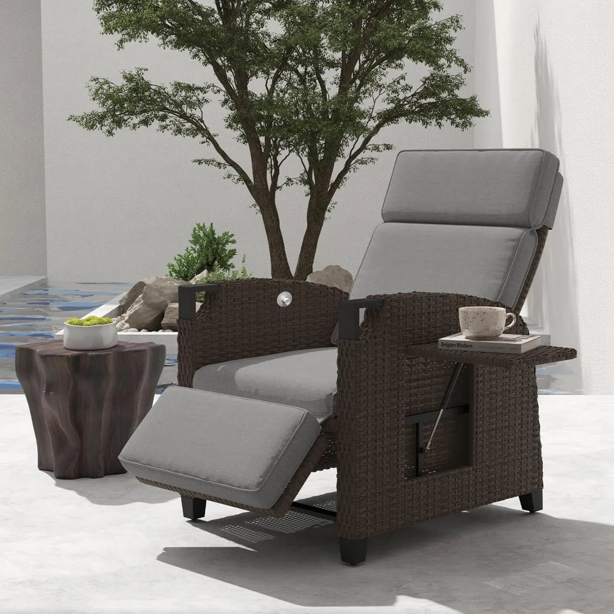 Chaise Longue de Jardin en Rotin Réglable avec Coussin Gris - Table Intégrée, Résistante aux Intempéries