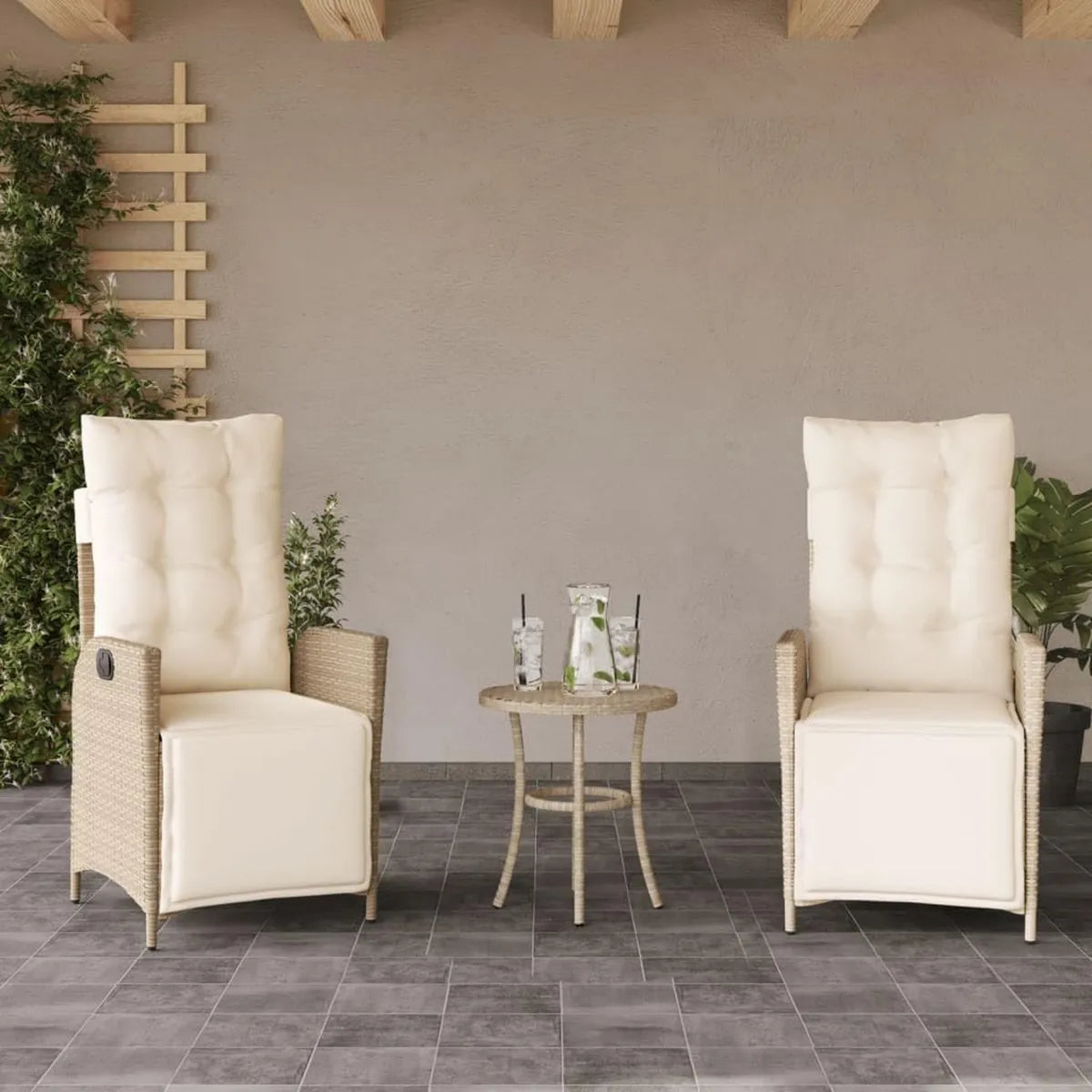 Ensemble de 2 chaises longues de jardin beige en rotin PE avec repose-pieds réglables, cadre en acier robuste et coussins amovibles lavables